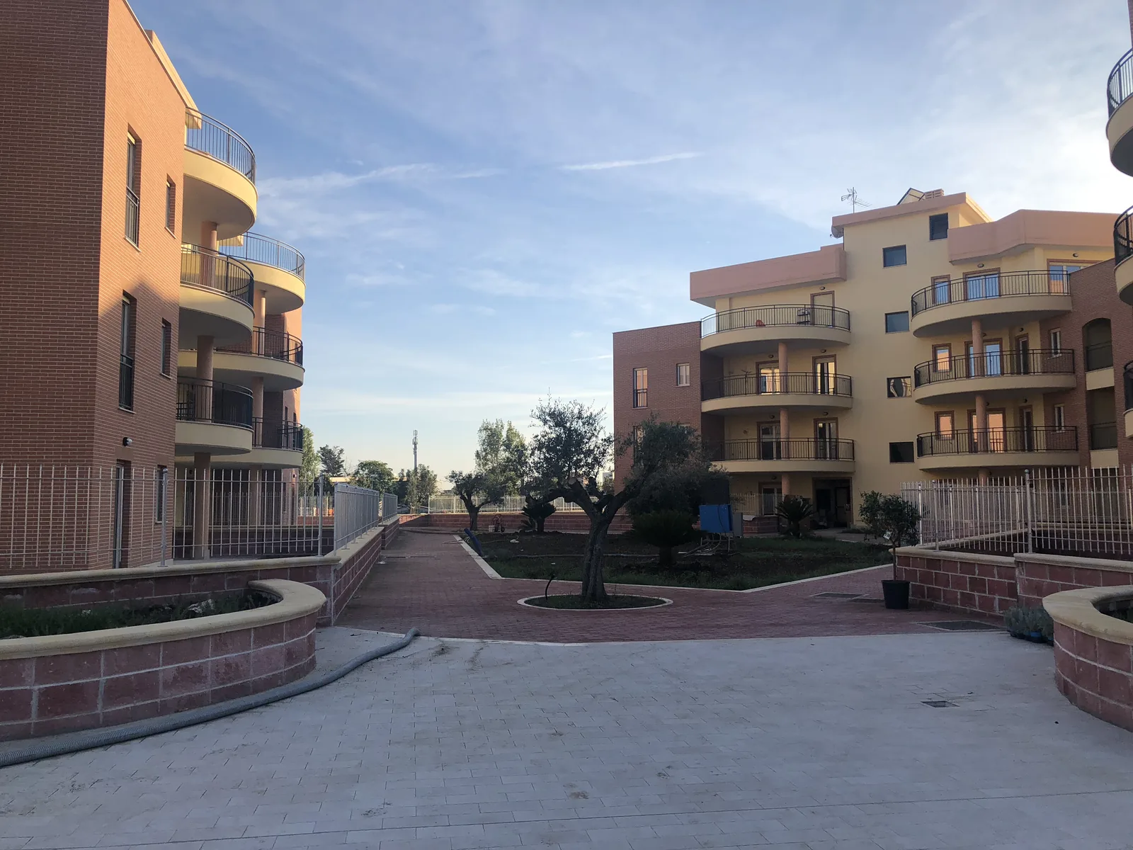Residenze Via Costantino — Lotto A1, fotografia del complesso realizzato (1 di 8)