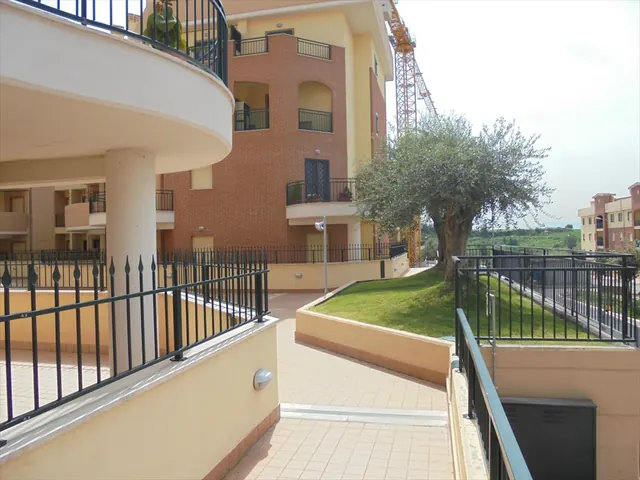 La Collina del Sole — il percorso pedonale di collegamento