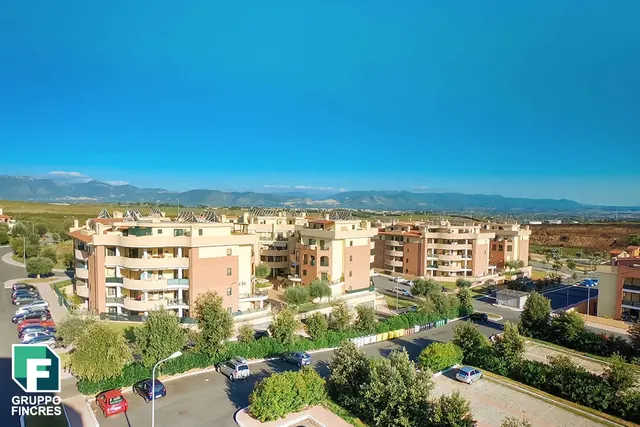 La Collina del Sole — il complesso e la campagna intorno